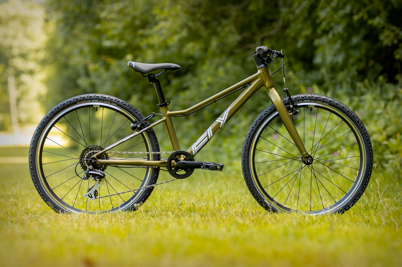 SUPERIOR F.L.Y. 24 VB 2024