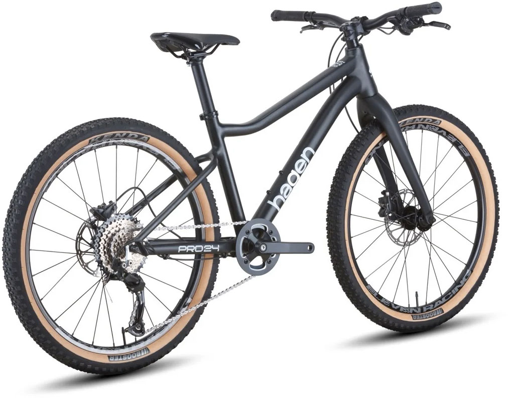 HAGEN Teen Pro 24 Carbon 2025