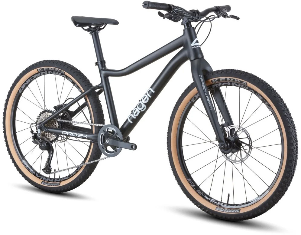 HAGEN Teen Pro 24 Carbon 2025