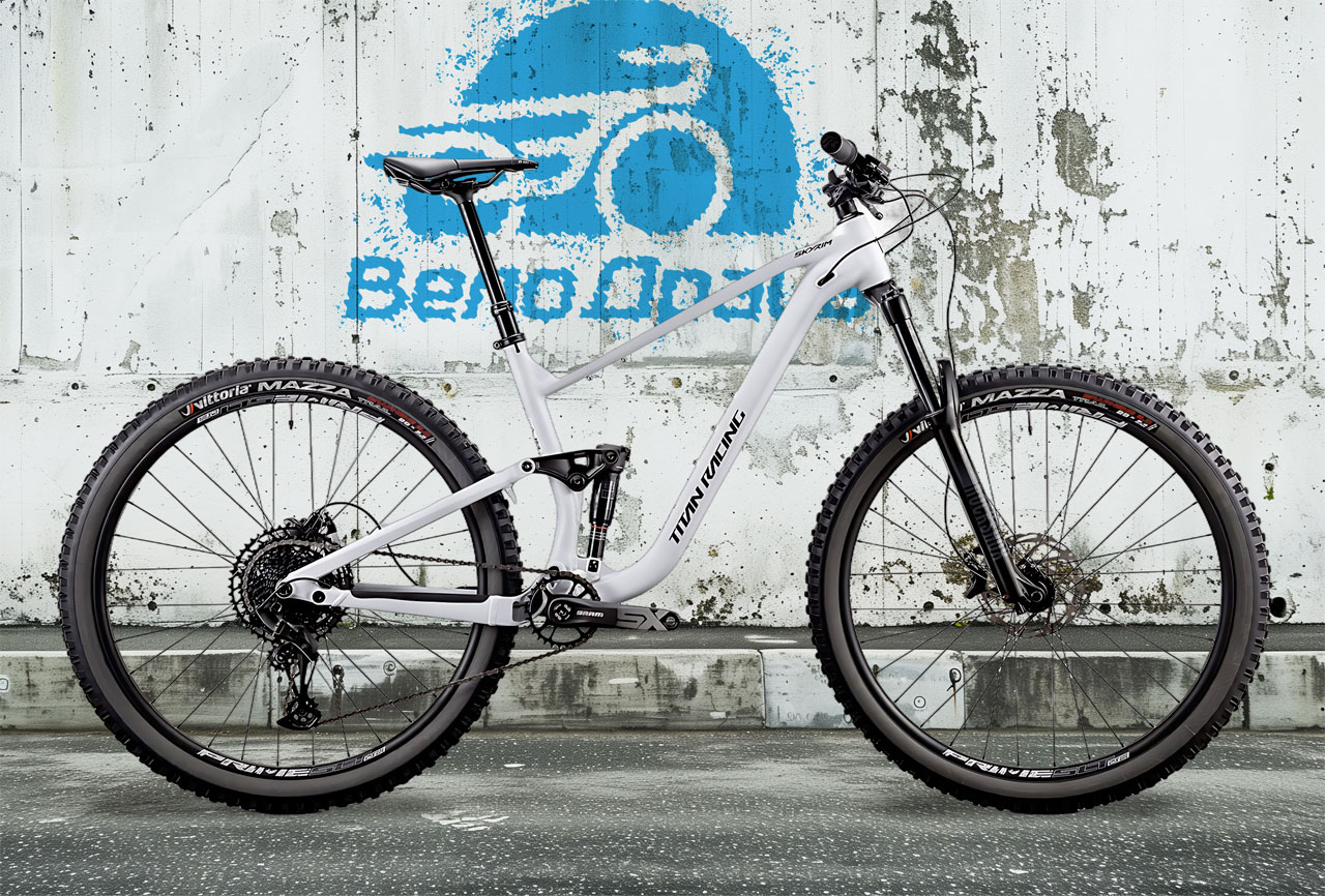 TITAN RACING Skyrim Dash 2024