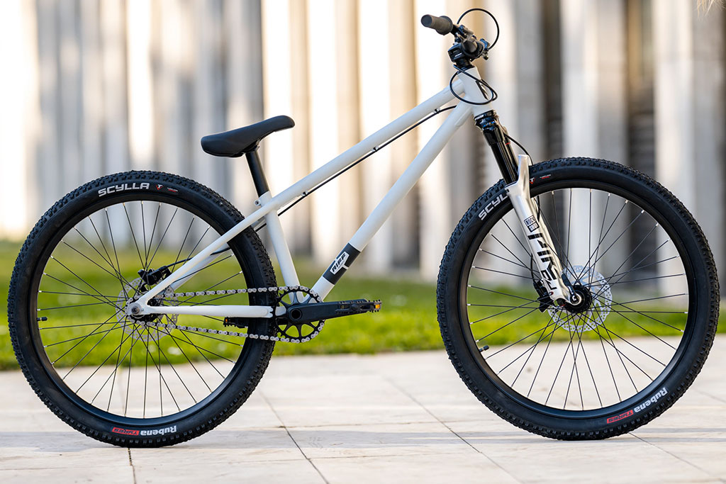 ROCK MACHINE Riff 70s