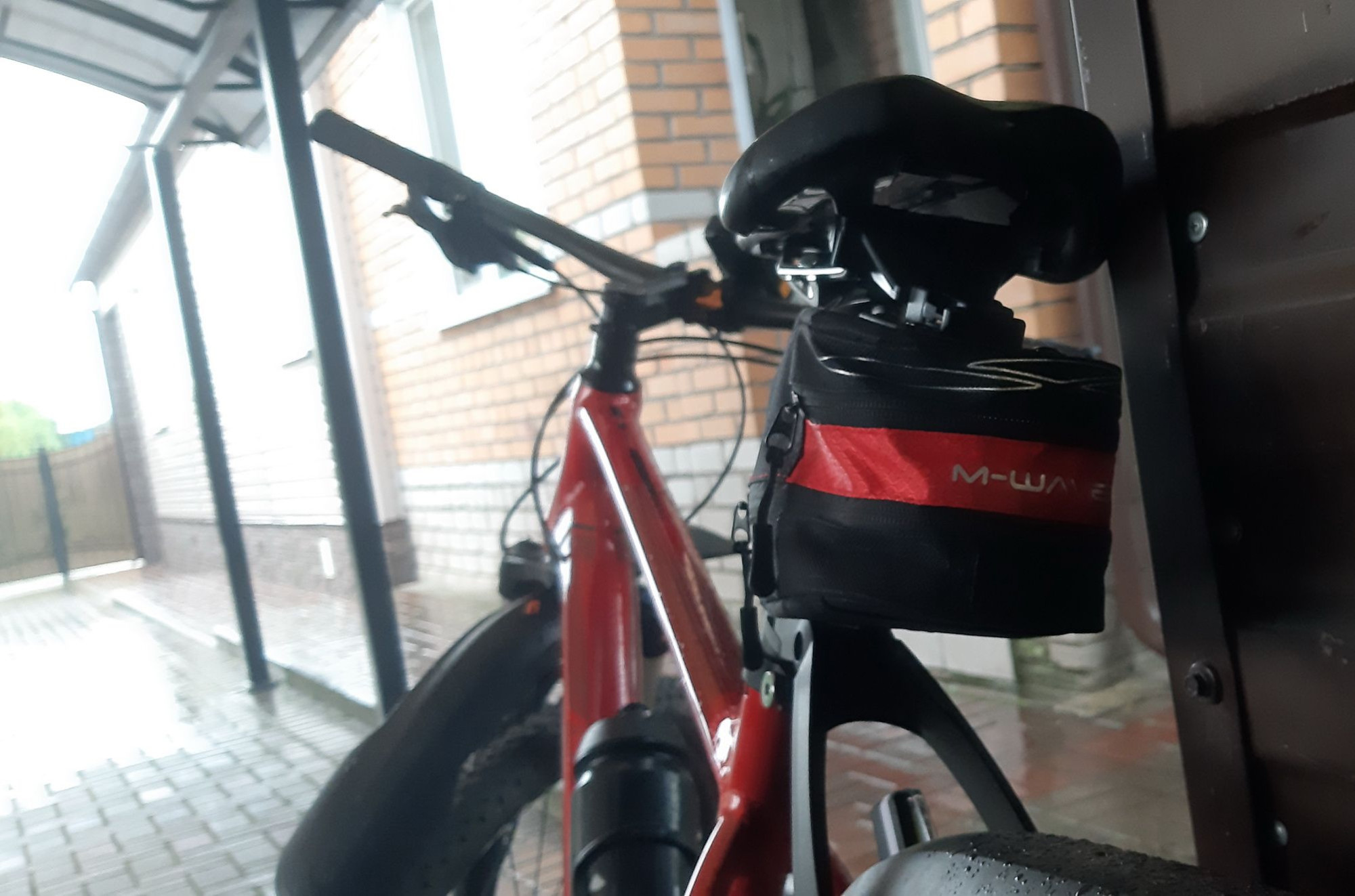 Сумка подседельная M-WAVE, размер L, черно-красный 5-122483